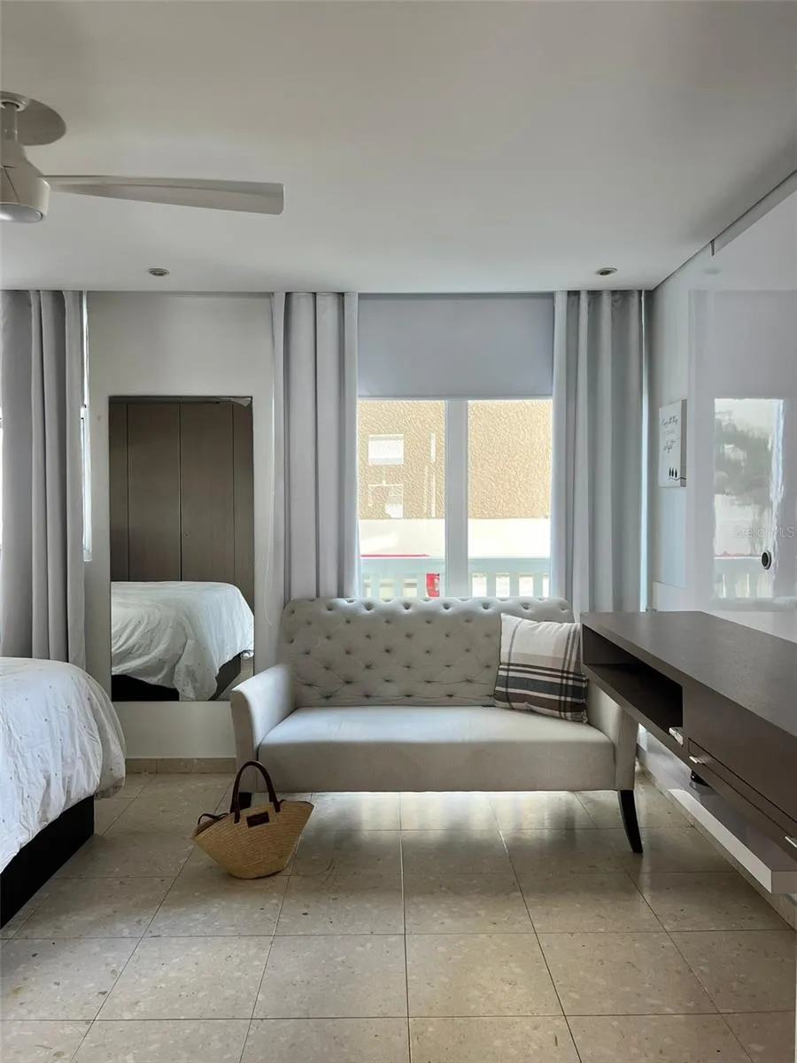 3511 ISLA VERDE AVE #204 Carolina, PR 00979