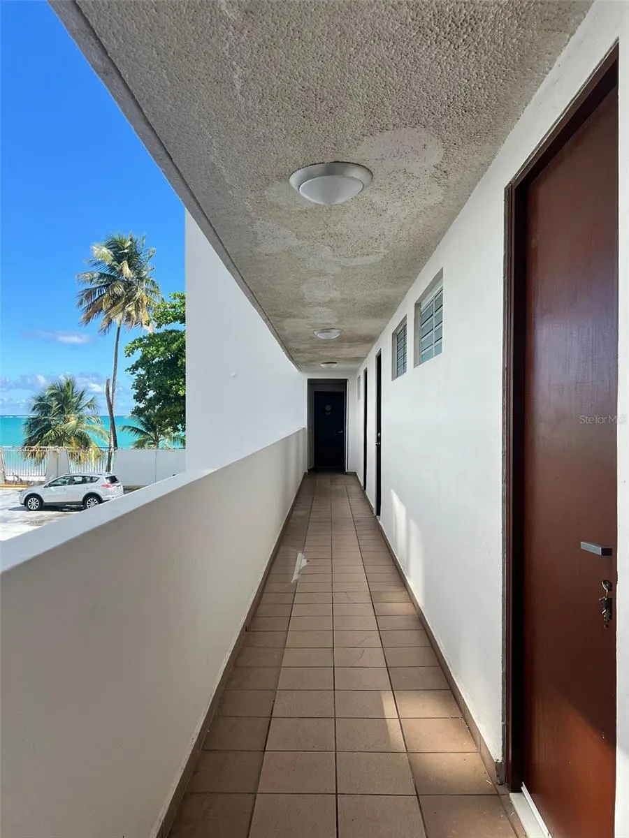 3511 ISLA VERDE AVE #204 Carolina, PR 00979