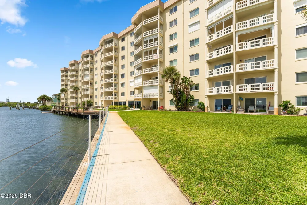 3606 S Peninsula Drive ##102 Port Orange, FL 32127