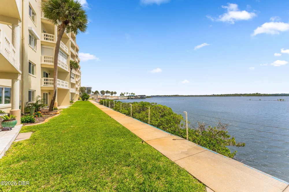 3606 S Peninsula Drive ##102 Port Orange, FL 32127