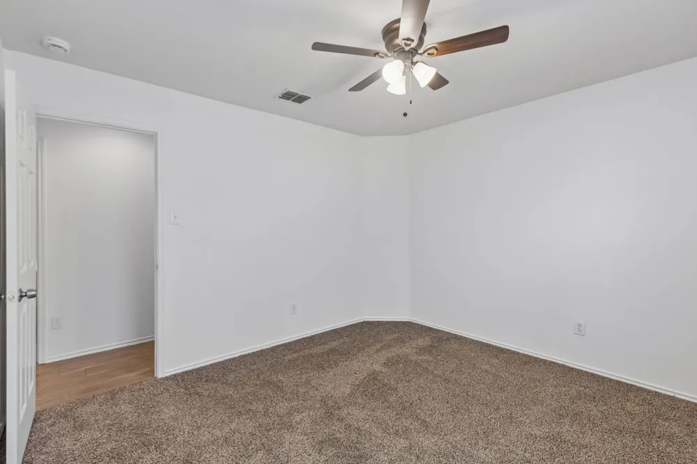 1336 Connie Street Burleson, TX 76028