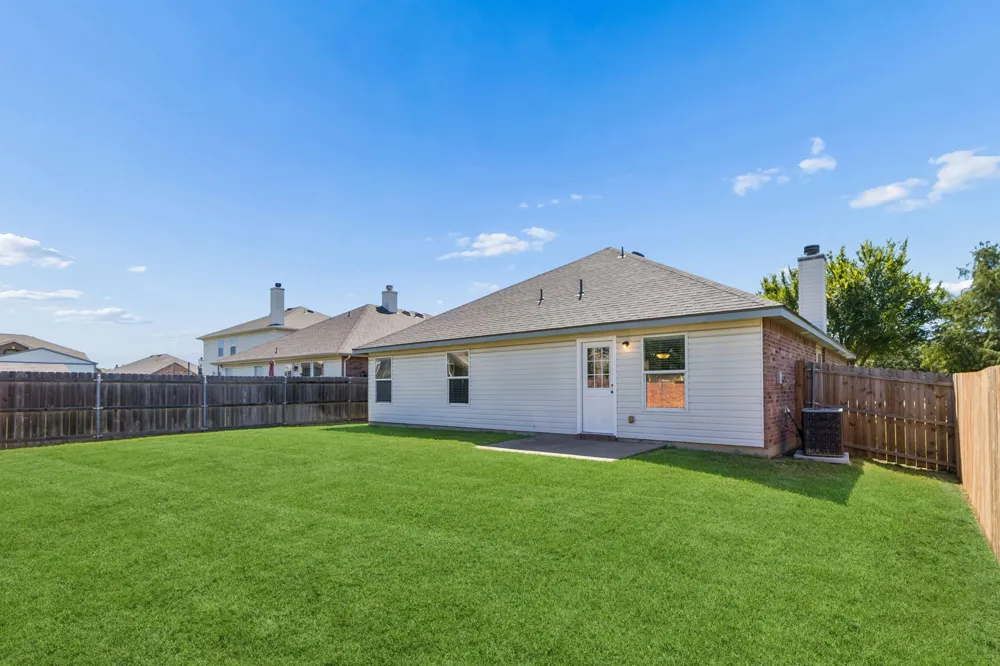 1336 Connie Street Burleson, TX 76028