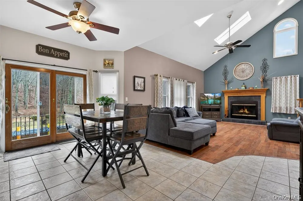 43 Greenwich Avenue Central Valley, NY 10917