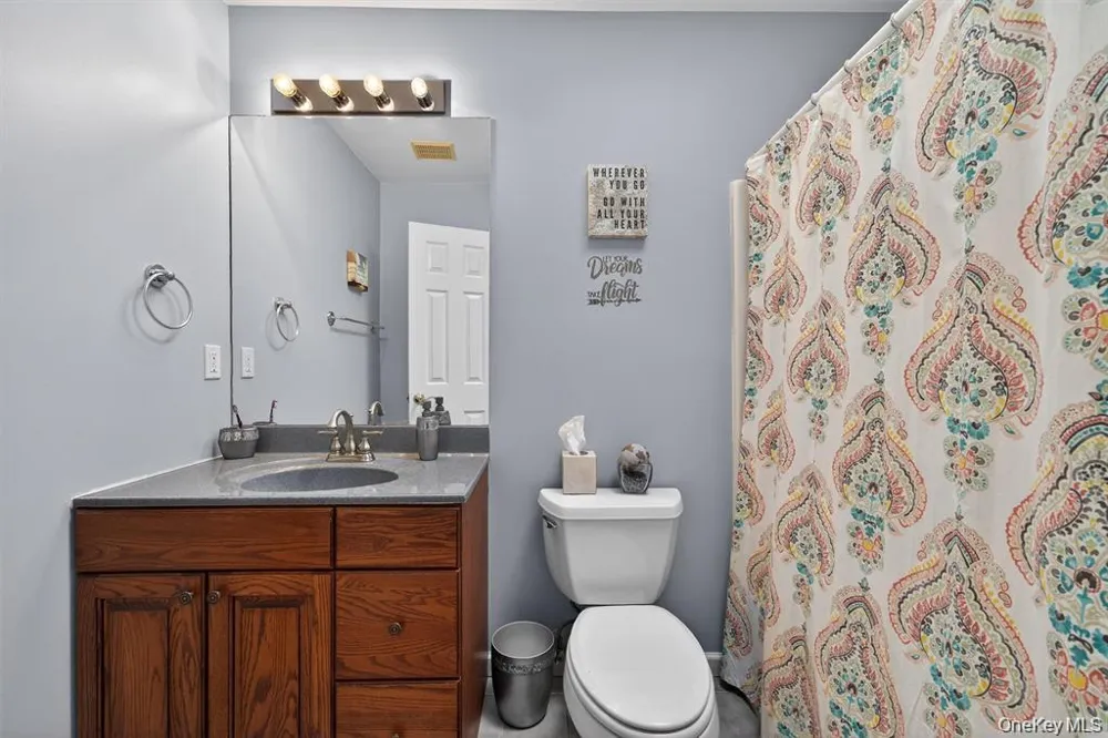 43 Greenwich Avenue Central Valley, NY 10917