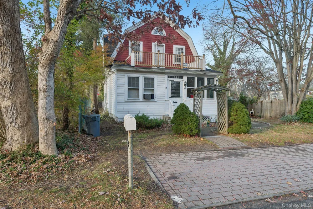 83 Elm Road E Mastic Beach, NY 11951