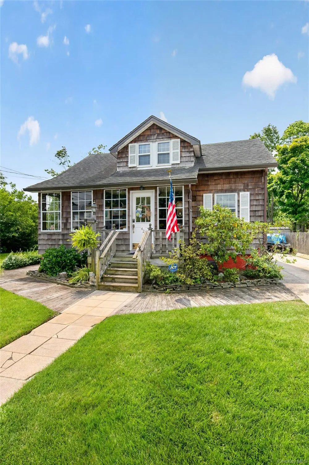 42 Cedar Street Islip, NY 11751