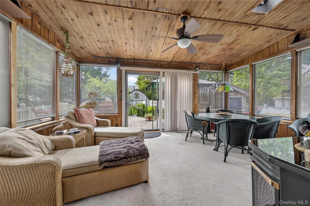 42 Cedar Street Islip, NY 11751