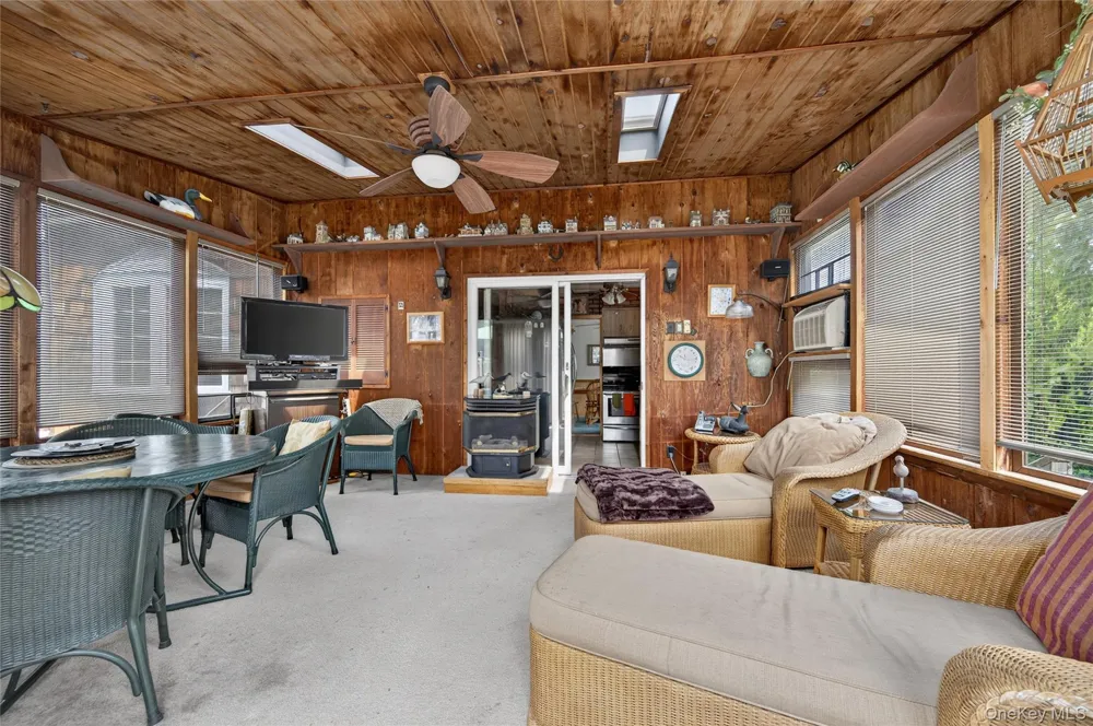 42 Cedar Street Islip, NY 11751