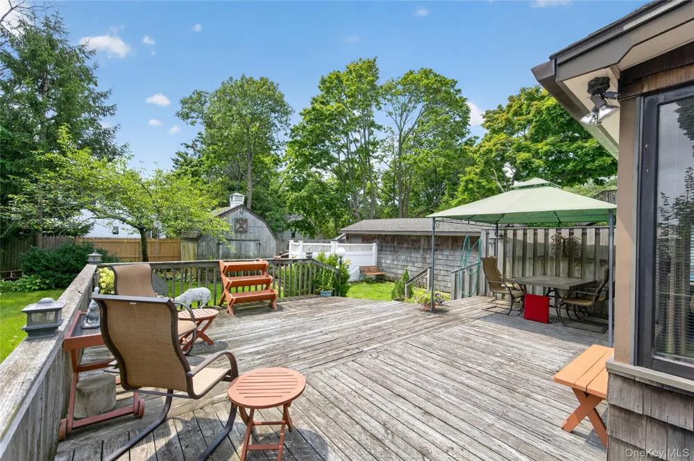 42 Cedar Street Islip, NY 11751