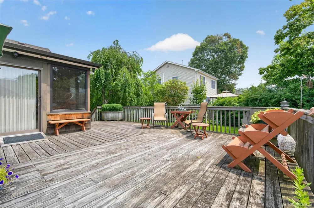 42 Cedar Street Islip, NY 11751