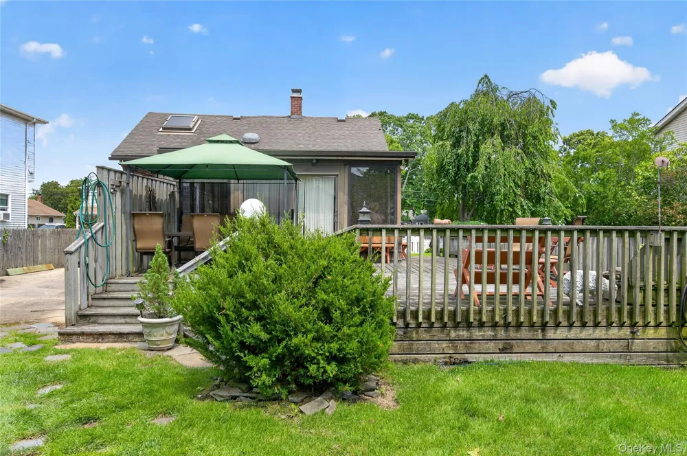 42 Cedar Street Islip, NY 11751