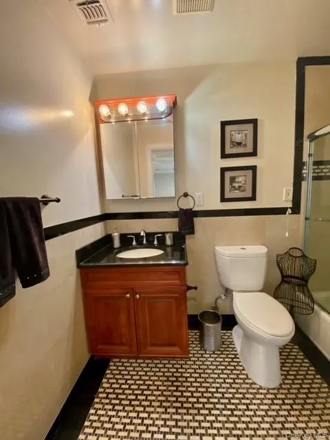12 Adams Way #12 Sayville, NY 11782