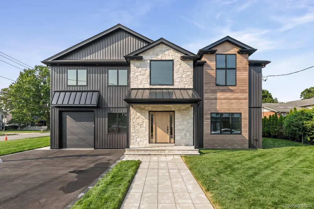 555 Marian Court East Meadow, NY 11554