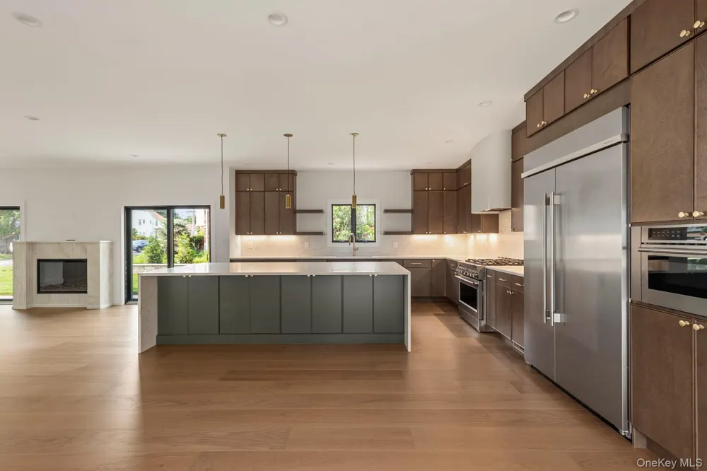 555 Marian Court East Meadow, NY 11554