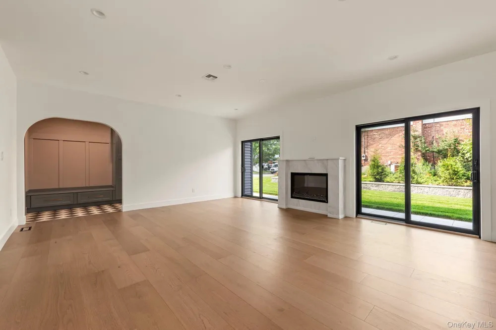 555 Marian Court East Meadow, NY 11554