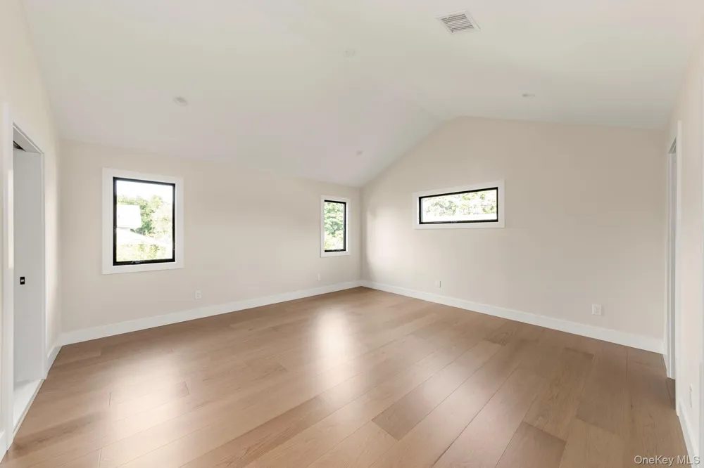 555 Marian Court East Meadow, NY 11554