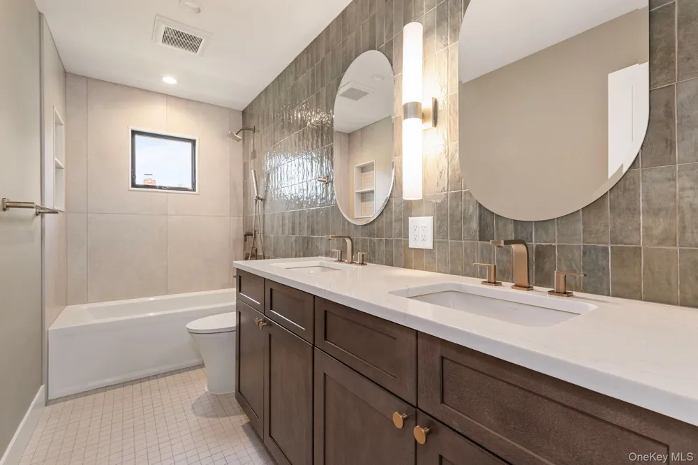 555 Marian Court East Meadow, NY 11554