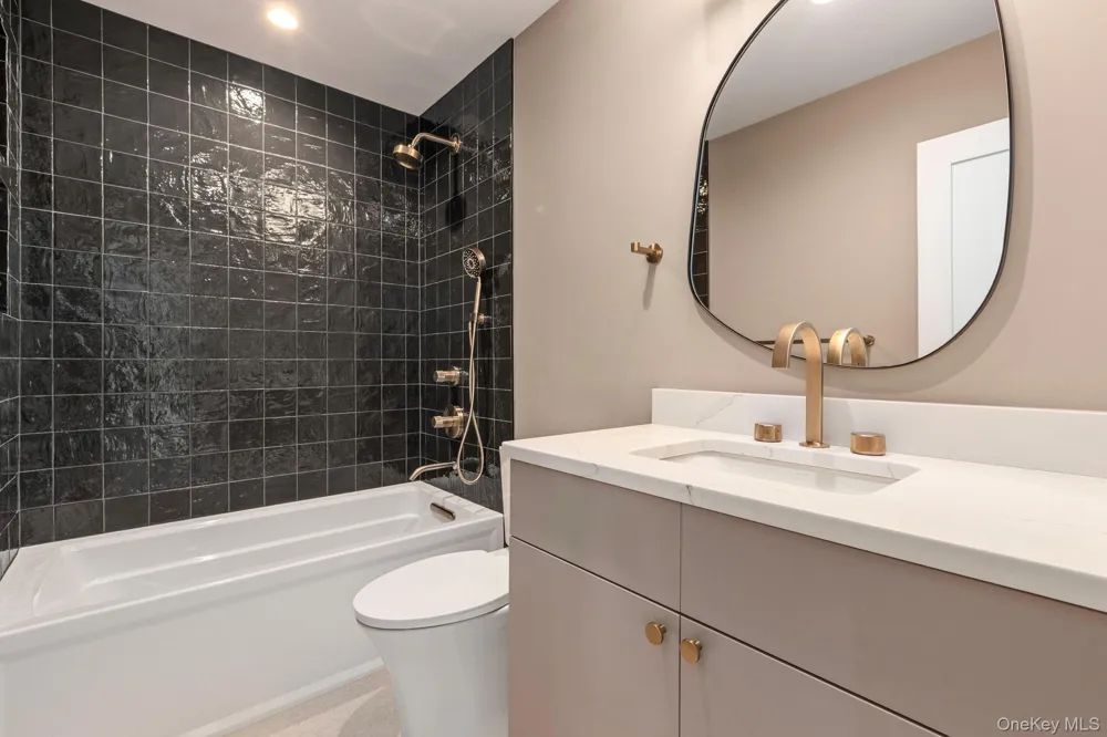 555 Marian Court East Meadow, NY 11554