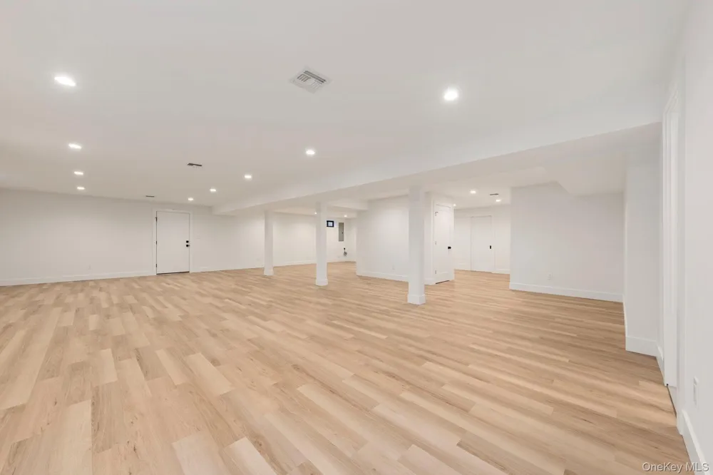 555 Marian Court East Meadow, NY 11554