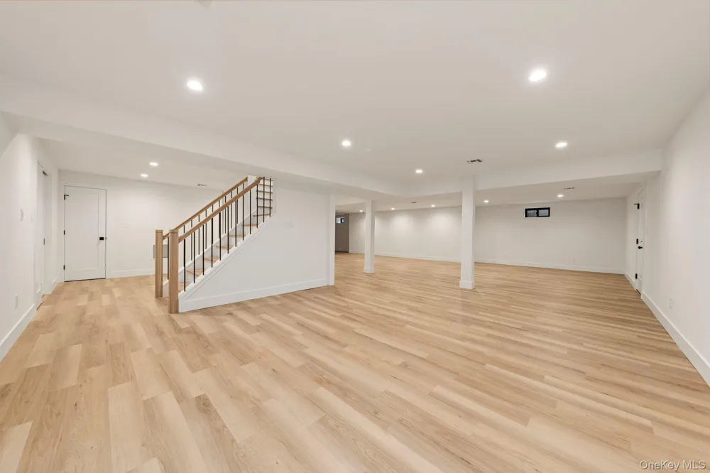 555 Marian Court East Meadow, NY 11554