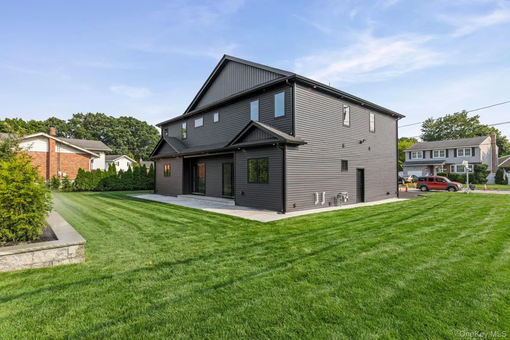 555 Marian Court East Meadow, NY 11554