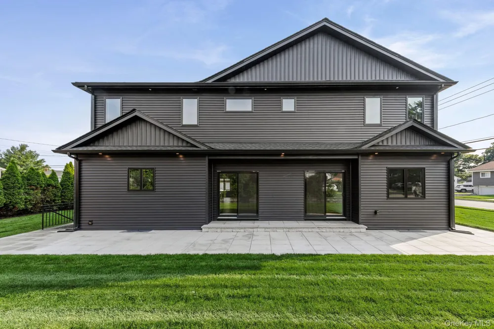 555 Marian Court East Meadow, NY 11554
