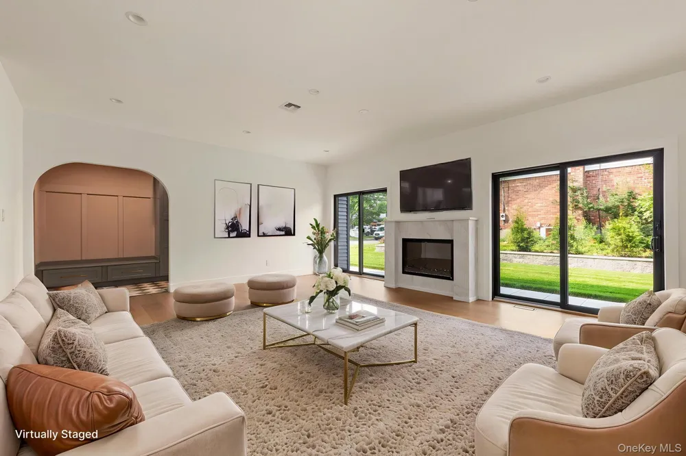 555 Marian Court East Meadow, NY 11554