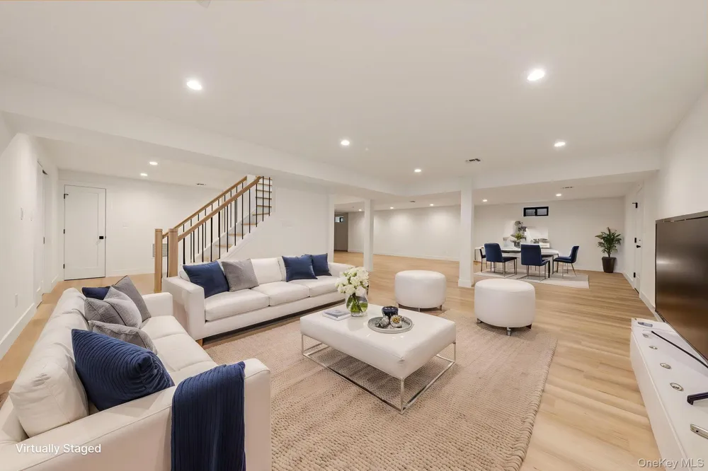 555 Marian Court East Meadow, NY 11554