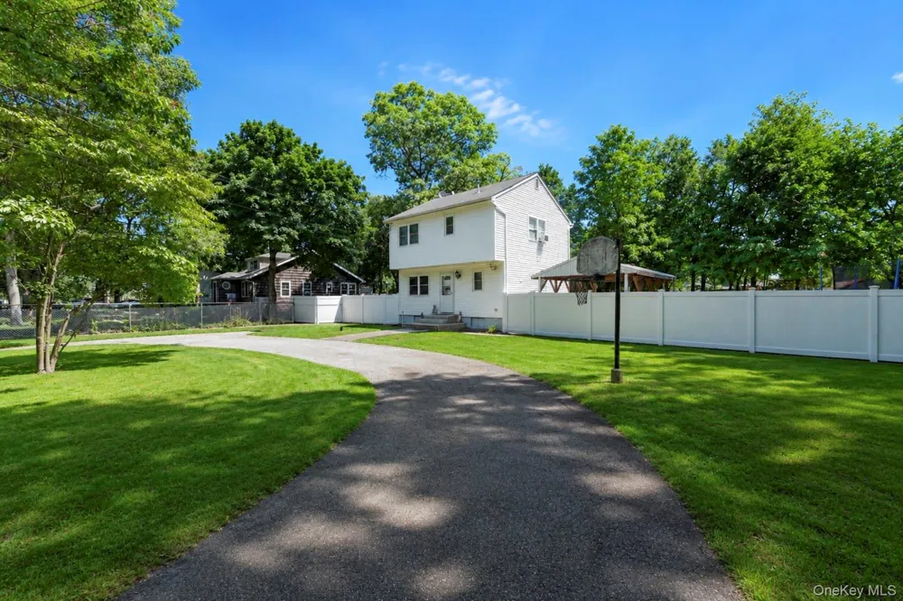 177 Magnolia Drive Selden, NY 11784