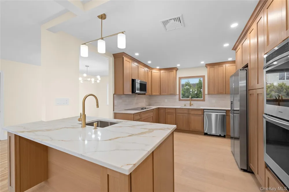 31 Cail Drive East Rockaway, NY 11518