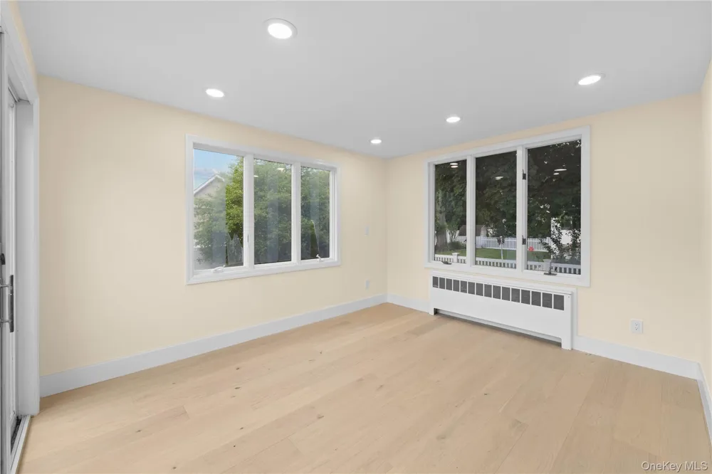 31 Cail Drive East Rockaway, NY 11518