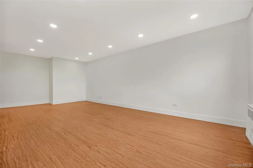 87-10 149th Avenue #5N Howard Beach, NY 11414