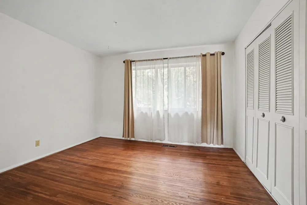 3433 Kenbrooke Court Kalamazoo, MI 49006
