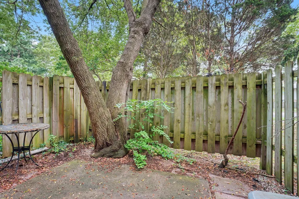 3433 Kenbrooke Court Kalamazoo, MI 49006