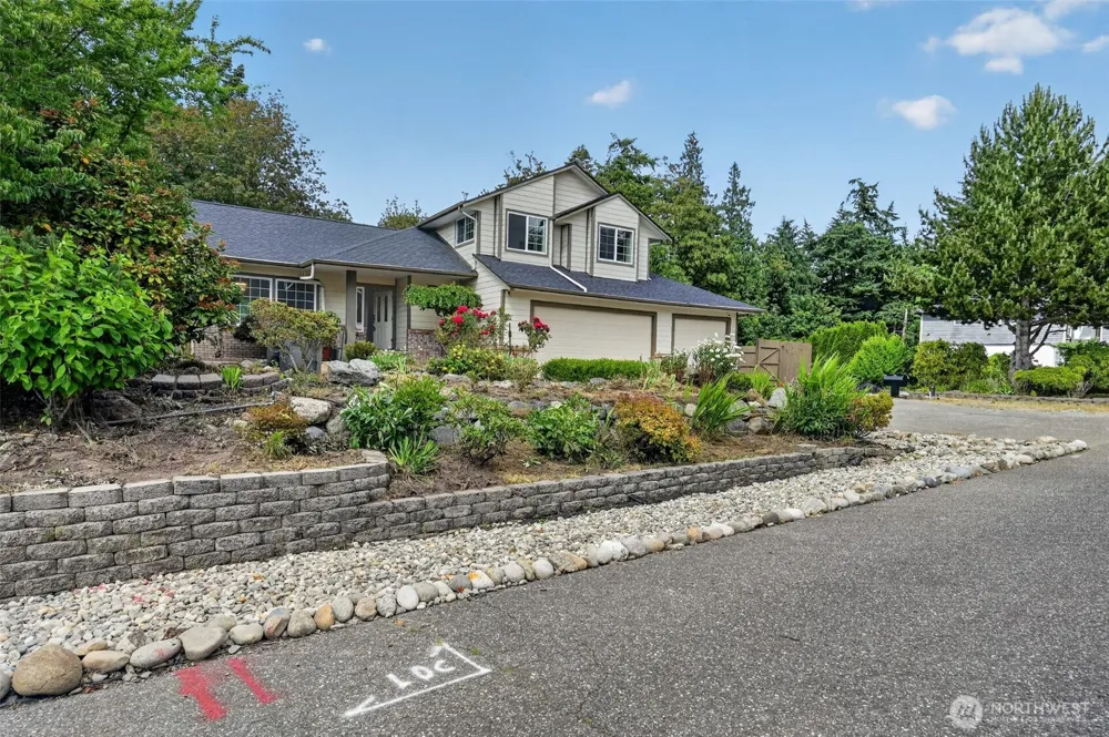 844 Holbeck Drive Camano Island, WA 98282