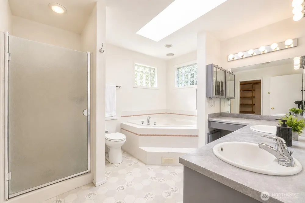 844 Holbeck Drive Camano Island, WA 98282