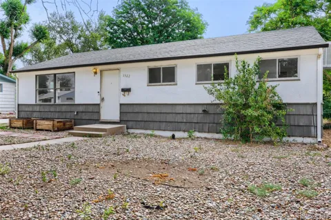 1522 Iroquois Road