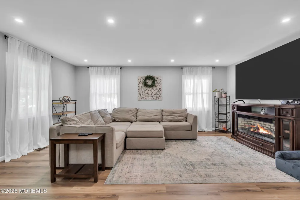 29 Evergreen Drive Willingboro, NJ 08046