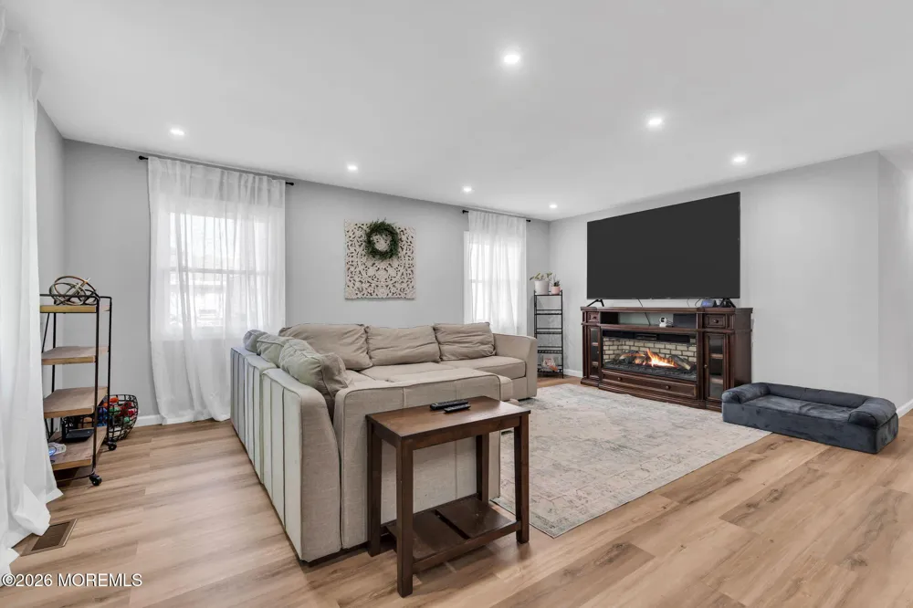 29 Evergreen Drive Willingboro, NJ 08046