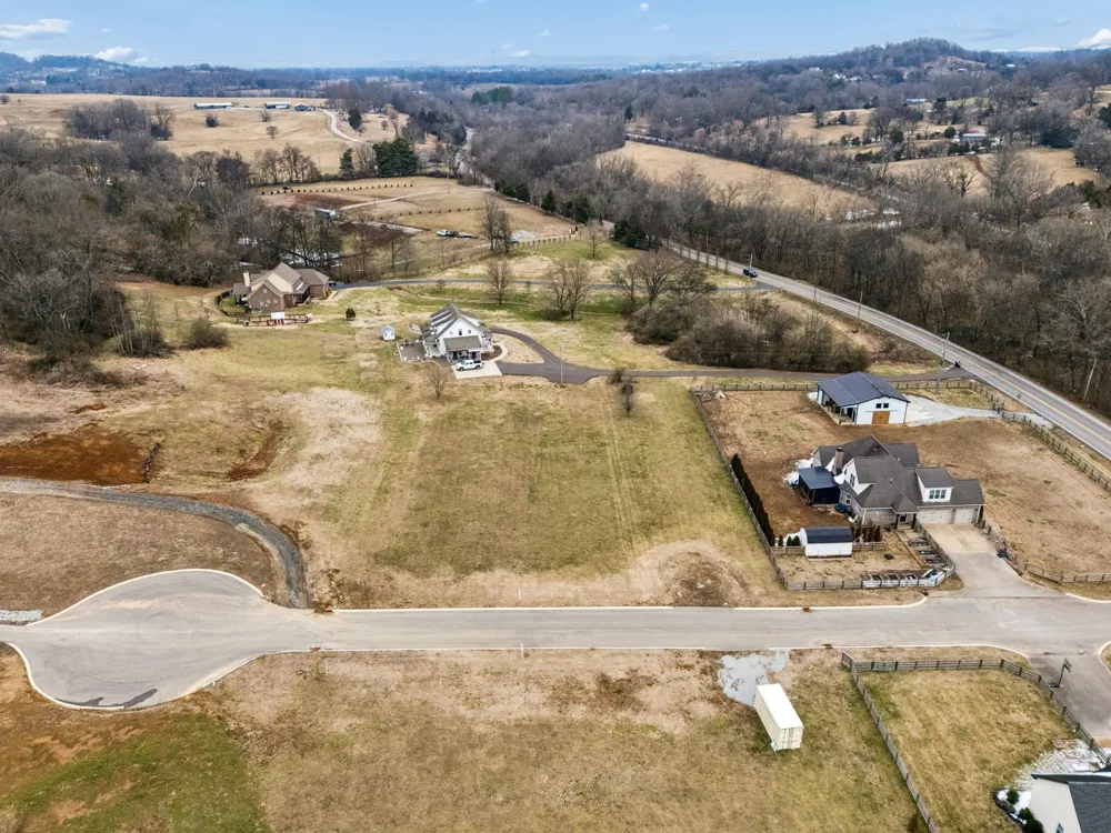 102 Heirloom Ln Columbia, TN 38401