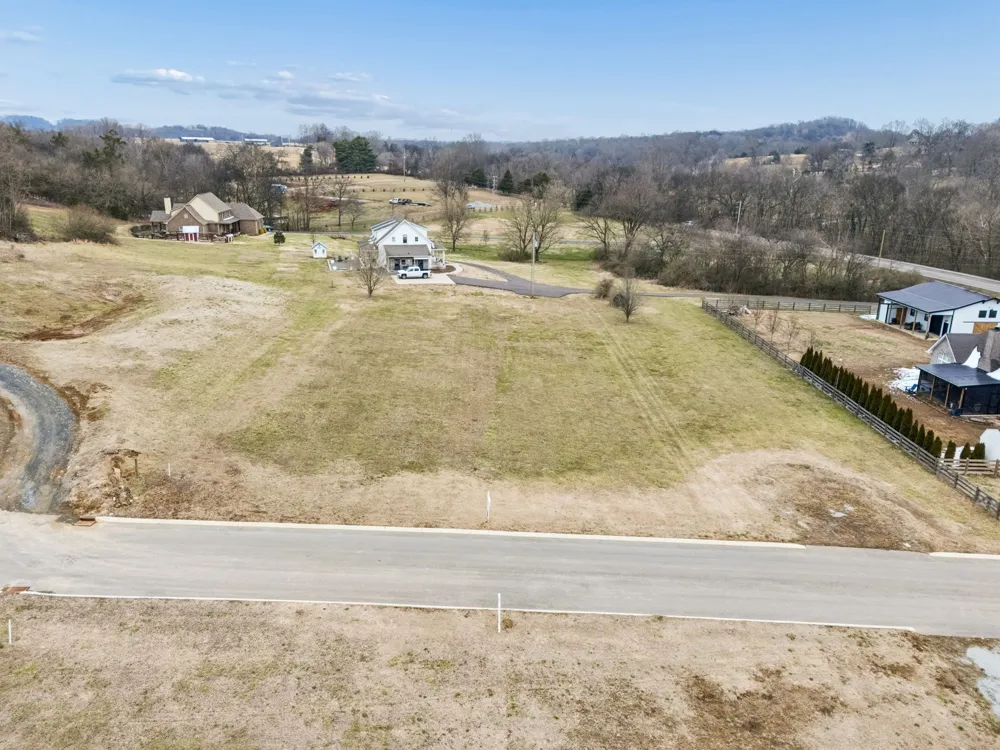 102 Heirloom Ln Columbia, TN 38401
