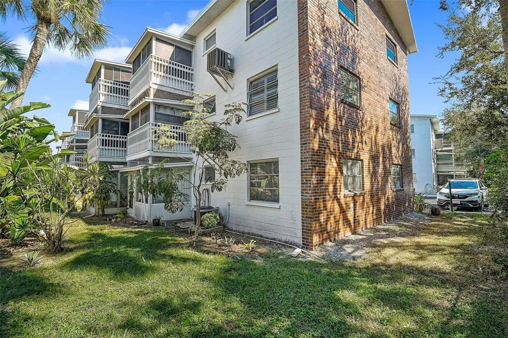 5940 EASY STREET #K31 Bradenton, FL 34207