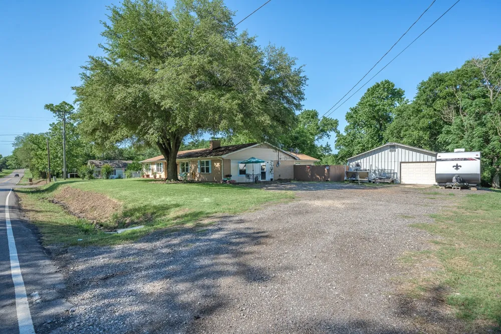 542 S Houston Street Edgewood, TX 75117