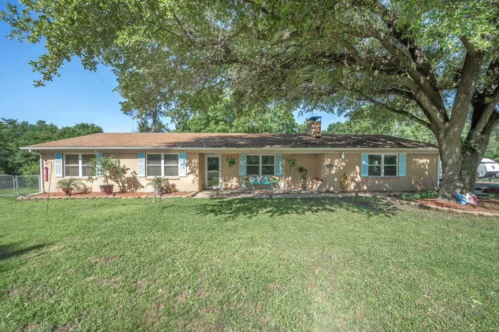 542 S Houston Street Edgewood, TX 75117