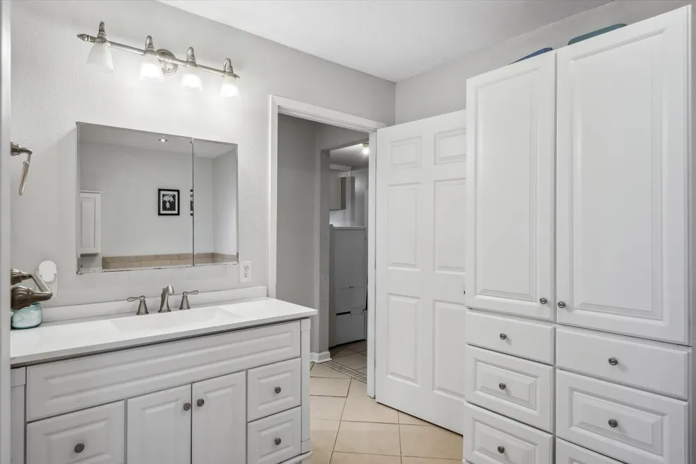 542 S Houston Street Edgewood, TX 75117