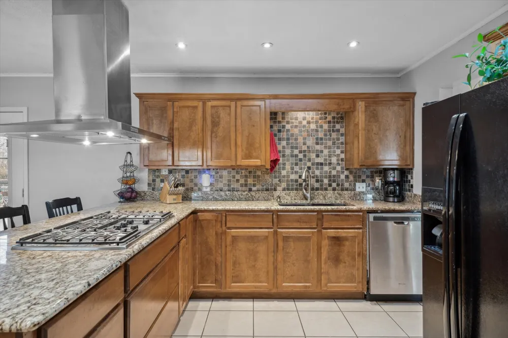 542 S Houston Street Edgewood, TX 75117