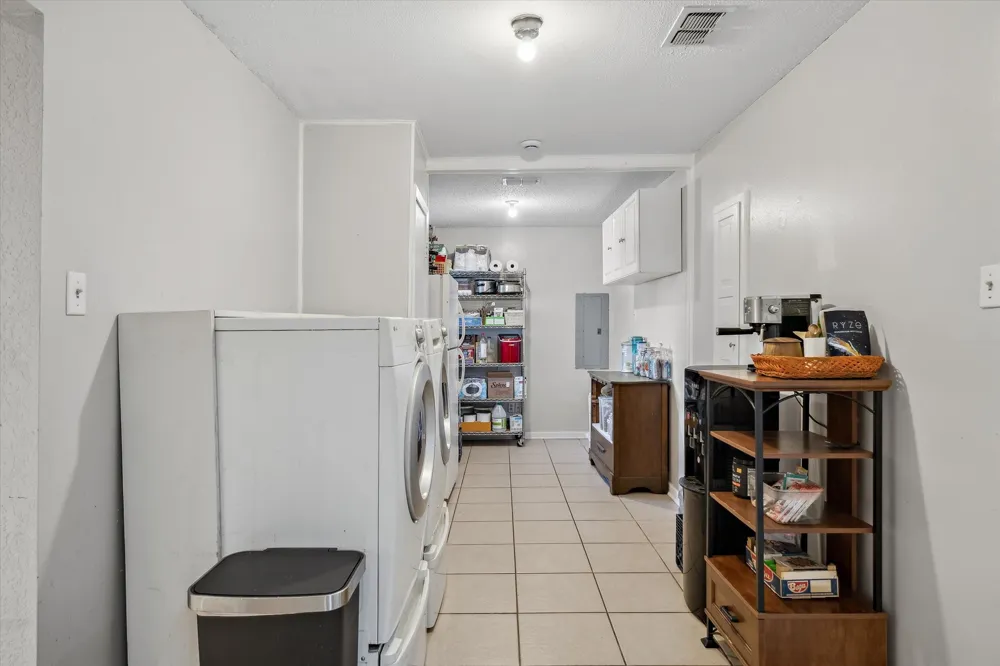 542 S Houston Street Edgewood, TX 75117