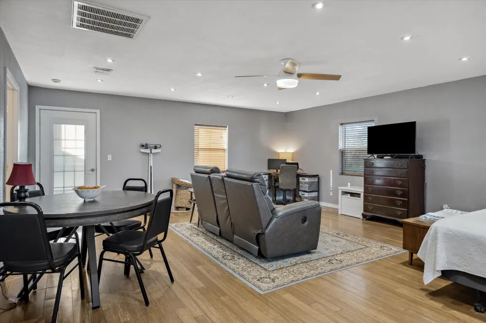 542 S Houston Street Edgewood, TX 75117