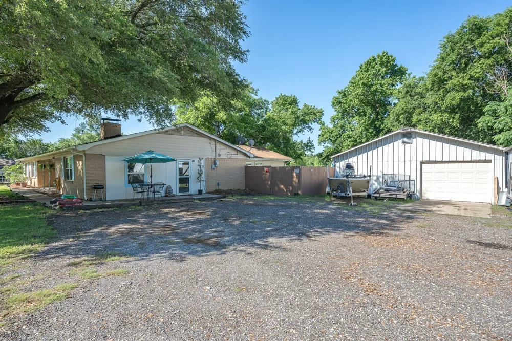 542 S Houston Street Edgewood, TX 75117