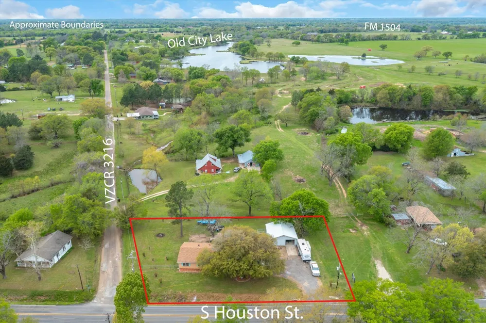 542 S Houston Street Edgewood, TX 75117